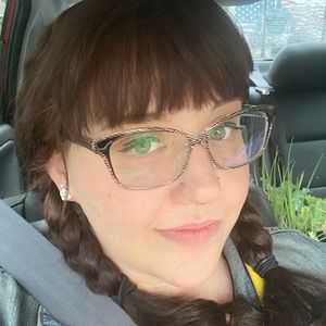 Meet your Posher, Lindy